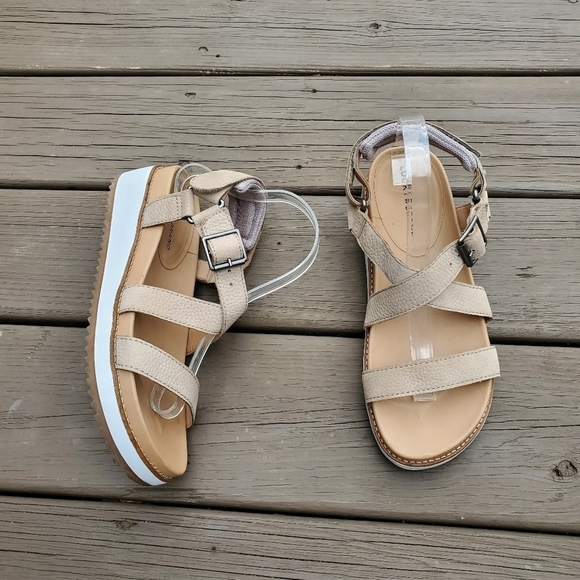 Lucky Brand Idenia Tan Nude Nubuck Suede Leather Platform Buckle Wedge Sandals 9 - Picture 2 of 9
